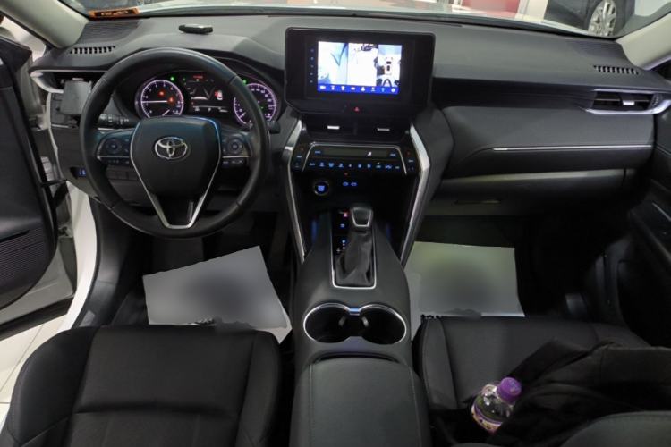 Used Toyota Harrier 2022 2.0L CVT Two-Wheel Drive Deluxe Edition Center Console
