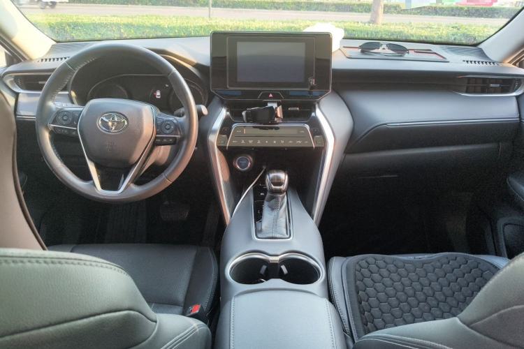 Used Toyota Harrier 2022 Dual-Engine 2.5L CVT Two-Wheel Drive Luxury Edition Center Console