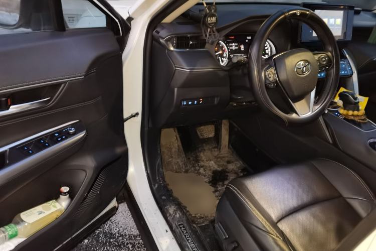 Used Toyota Harrier 2022 2.0L CVT Two-Wheel Drive Entry Version Driver Seat
