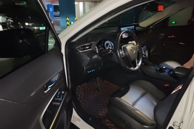 Used Toyota Harrier 2022 2.0L CVT Two-Wheel Drive Deluxe Edition Driver Seat