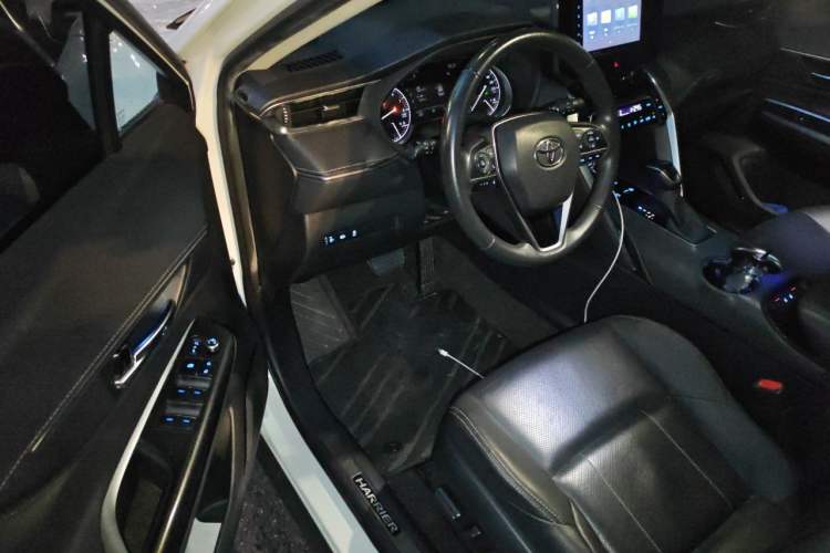 Used Toyota Harrier 2022 2.0L CVT Two-Wheel Drive Luxury Edition Driver Seat