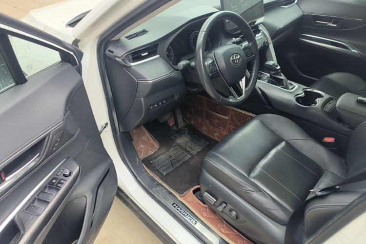 Used Toyota Harrier 2022 2.0L CVT Two-Wheel Drive Deluxe Edition Driver Seat