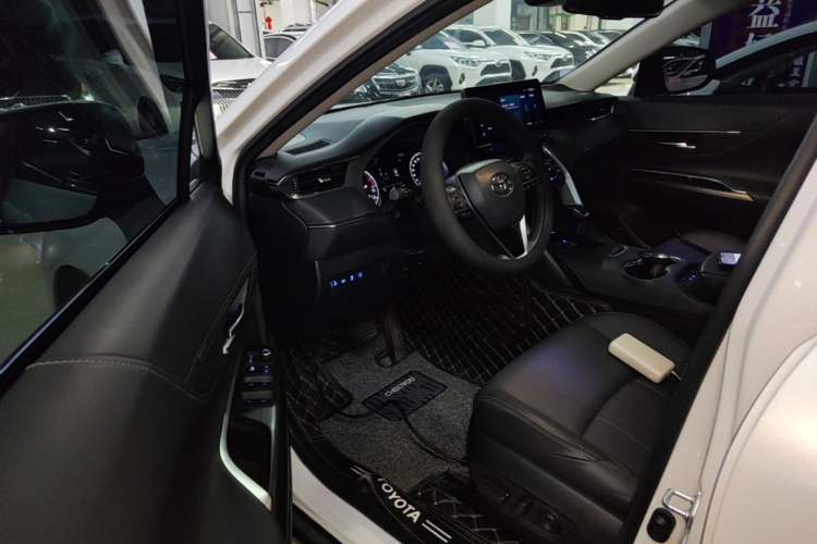 Used Toyota Harrier 2022 2.0L CVT Two-Wheel Drive Deluxe Edition Driver Seat
