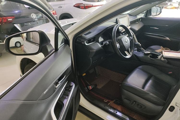Used Toyota Harrier 2022 2.0L CVT Two-Wheel Drive Luxury Edition Driver Seat