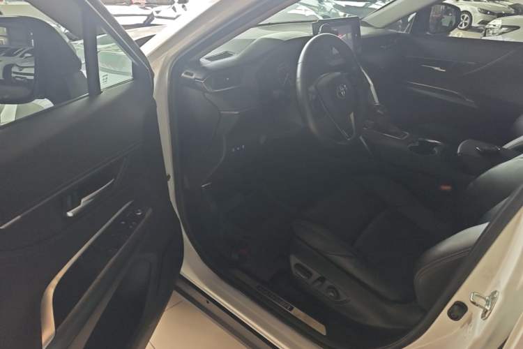 Used Toyota Harrier 2022 2.0L CVT Two-Wheel Drive Entry Version Driver Seat