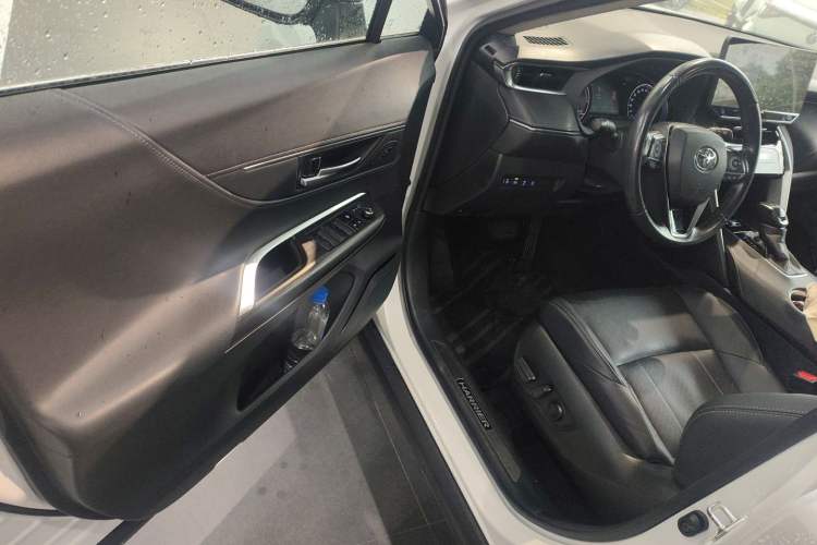 Used Toyota Harrier 2022 Dual-Engine 2.5L CVT Four-Wheel Drive Luxury Edition Driver Seat