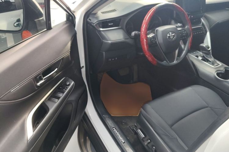 Used Toyota Harrier 2022 2.0L CVT Two-Wheel Drive Deluxe Edition Driver Seat
