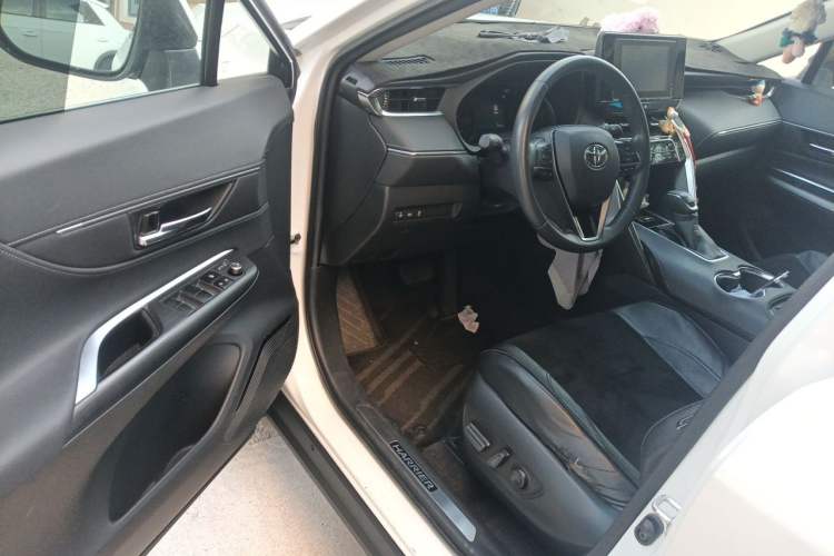 Used Toyota Harrier 2022 2.0L CVT Two-Wheel Drive Luxury Edition Driver Seat