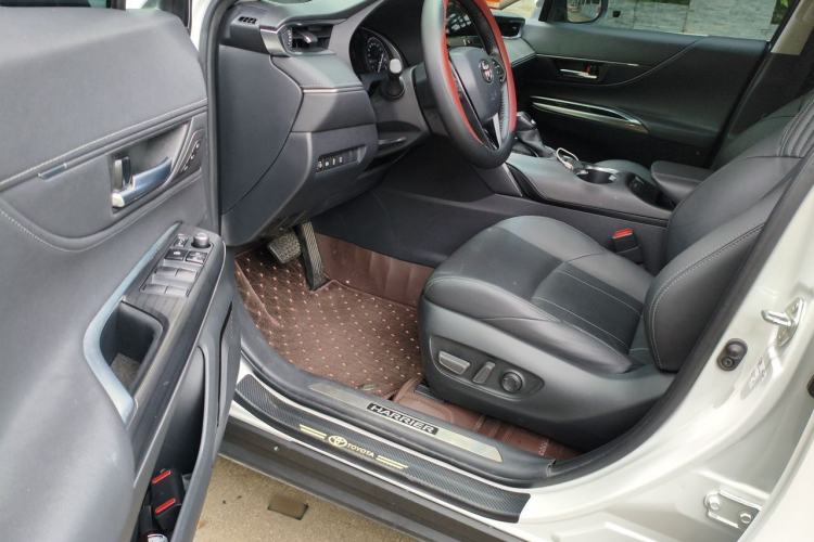 Used Toyota Harrier 2022 2.0L CVT Two-Wheel Drive Deluxe Edition Driver Seat