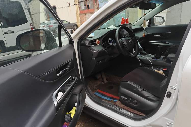 Used Toyota Harrier 2022 Dual-Engine 2.5L CVT Two-Wheel Drive Luxury Edition Driver Seat