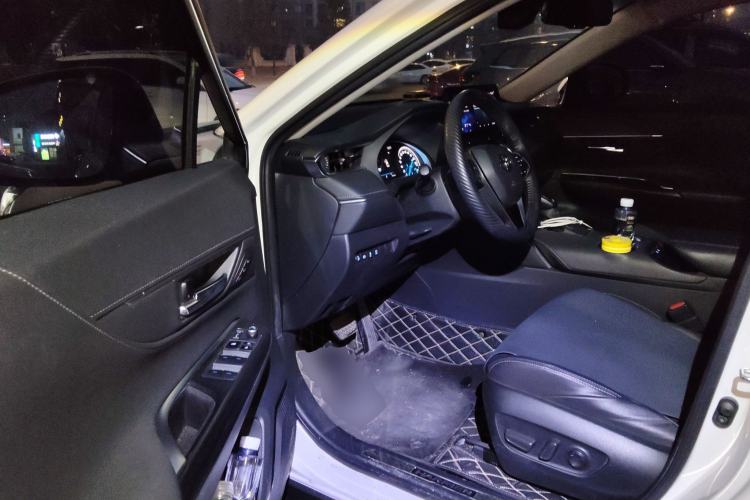 Used Toyota Harrier 2022 Dual-Engine 2.5L CVT Four-Wheel Drive Luxury Edition Driver Seat