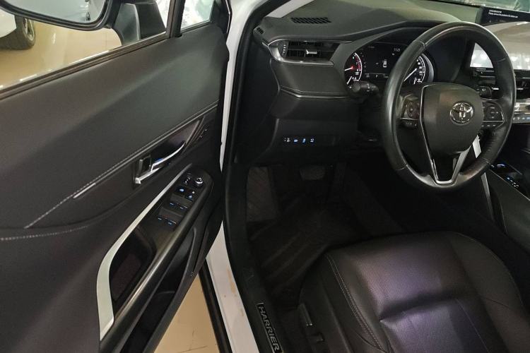 Used Toyota Harrier 2022 2.0L CVT Two-Wheel Drive Deluxe Edition Driver Seat