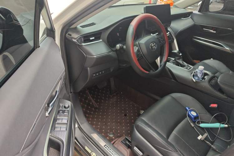 Used Toyota Harrier 2022 2.0L CVT Two-Wheel Drive Deluxe Edition Driver Seat