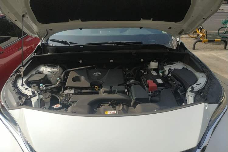 Used Toyota Harrier 2022 2.0L CVT Two-Wheel Drive Luxury Edition Engine Bay