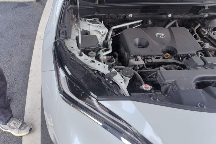 Used Toyota Harrier 2022 2.0L CVT Two-Wheel Drive Deluxe Edition Engine Bay Right