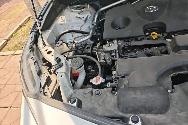 Used Toyota Harrier 2022 2.0L CVT Two-Wheel Drive Entry Version Engine Bay Right