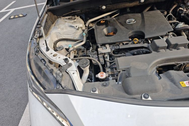 Used Toyota Harrier 2022 2.0L CVT Two-Wheel Drive Entry Version Engine Bay Right