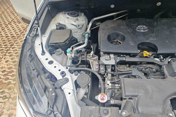 Used Toyota Harrier 2022 2.0L CVT Two-Wheel Drive Luxury Edition Engine Bay Right