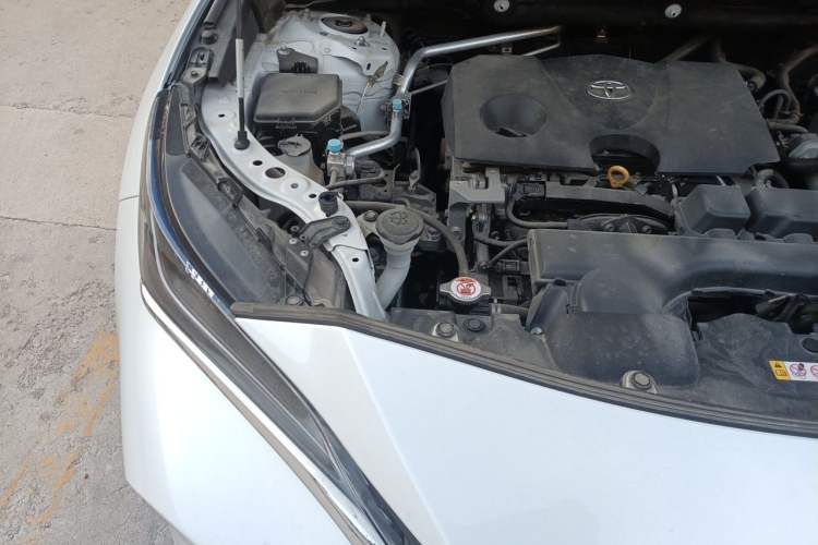 Used Toyota Harrier 2022 2.0L CVT Two-Wheel Drive Luxury Edition Engine Bay Right
