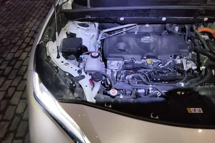 Used Toyota Harrier 2022 Dual-Engine 2.5L CVT Four-Wheel Drive Luxury Edition Engine Bay Right