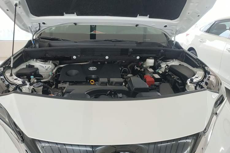 Used Toyota Harrier 2022 2.0L CVT Two-Wheel Drive Luxury Edition Engine Bay
