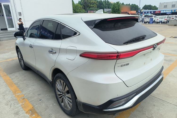 Used Toyota Harrier 2022 2.0L CVT Two-Wheel Drive Deluxe Edition Exterior 2
