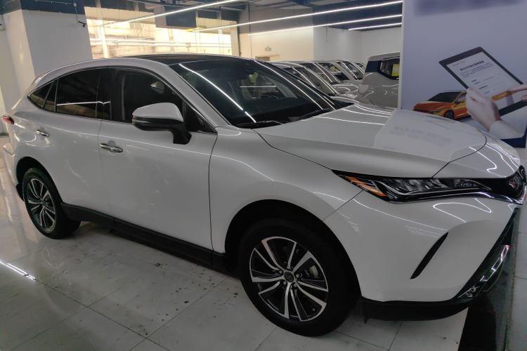 Used Toyota Harrier 2022 2.0L CVT Two-Wheel Drive Luxury Edition Exterior 2