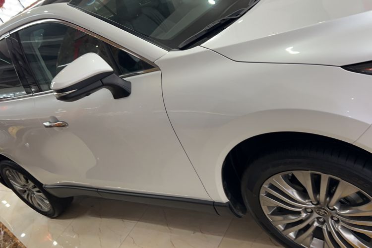 Used Toyota Harrier 2022 2.0L CVT Two-Wheel Drive Deluxe Edition Exterior 2