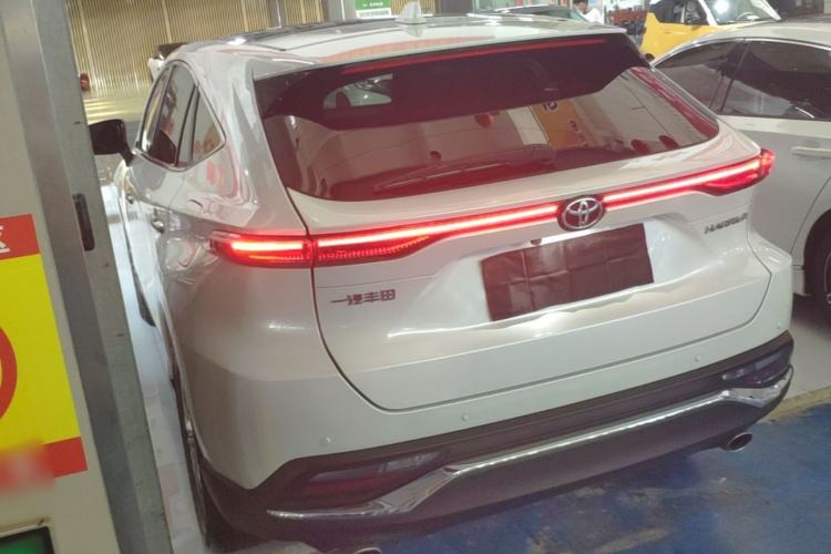 Used Toyota Harrier 2022 2.0L CVT Two-Wheel Drive Deluxe Edition Exterior 2