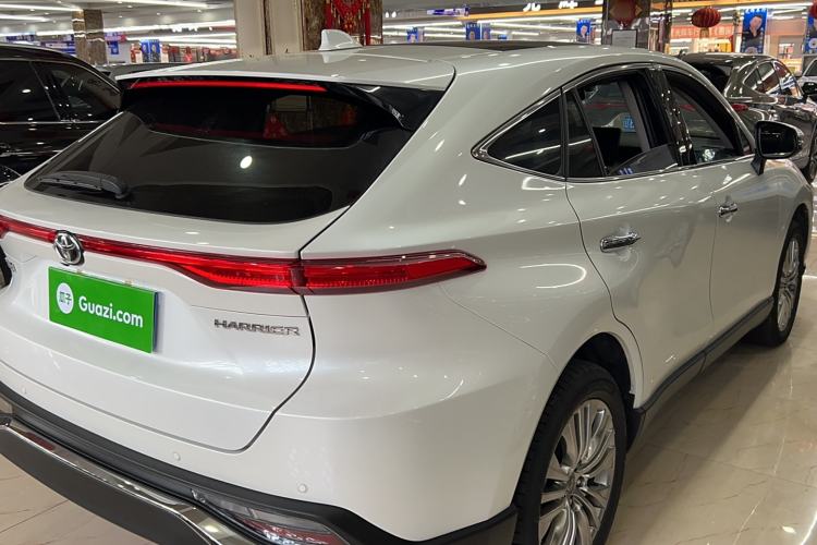 Used Toyota Harrier 2022 2.0L CVT Two-Wheel Drive Deluxe Edition Exterior 3