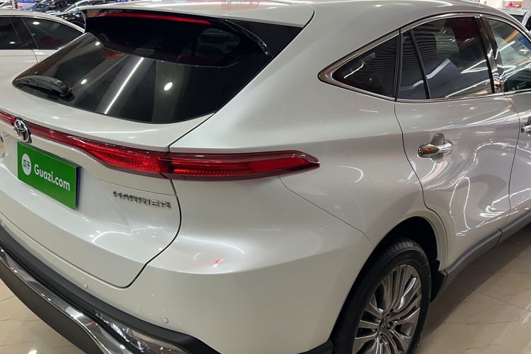 Used Toyota Harrier 2022 2.0L CVT Two-Wheel Drive Deluxe Edition Exterior 3