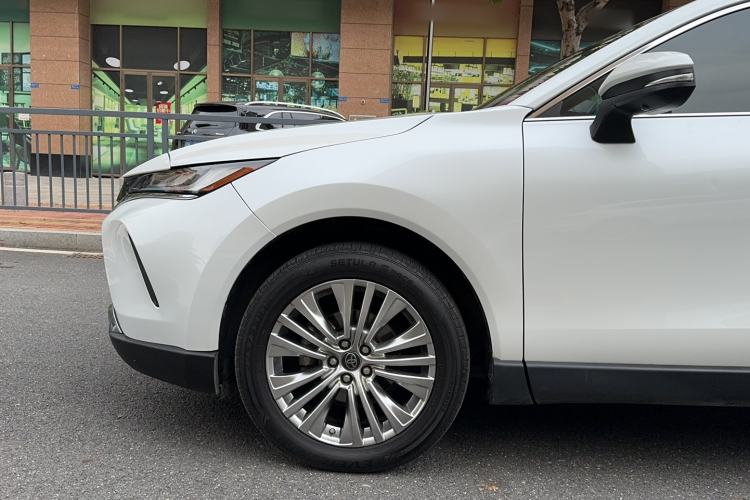Used Toyota Harrier 2022 2.0L CVT Two-Wheel Drive Deluxe Edition Exterior 3