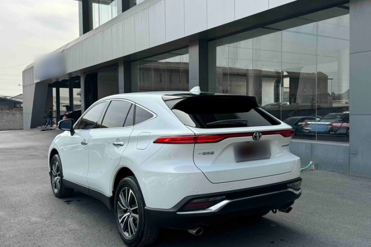 Used Toyota Harrier 2022 2.0L CVT Two-Wheel Drive Luxury Edition Exterior 3