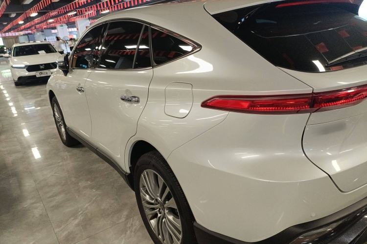Used Toyota Harrier 2022 2.0L CVT Two-Wheel Drive Deluxe Edition Exterior 3