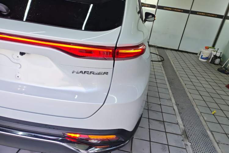 Used Toyota Harrier 2022 2.0L CVT Two-Wheel Drive Entry Version Exterior 3