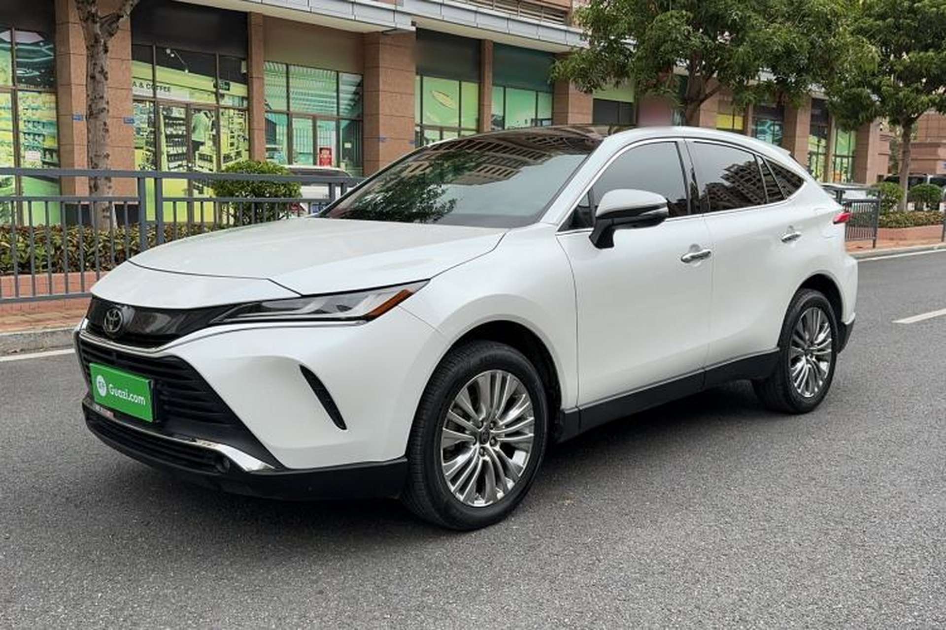 Used Toyota Harrier 2022 2.0L CVT Two-Wheel Drive Deluxe Edition Exterior 4