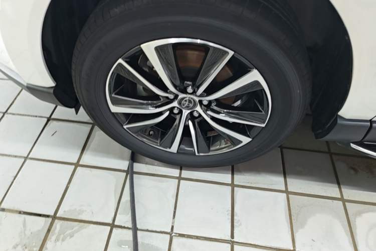 Used Toyota Harrier 2022 2.0L CVT Two-Wheel Drive Entry Version Exterior 4