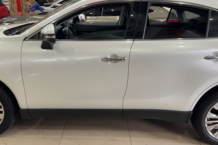Used Toyota Harrier 2022 2.0L CVT Two-Wheel Drive Deluxe Edition Exterior 5