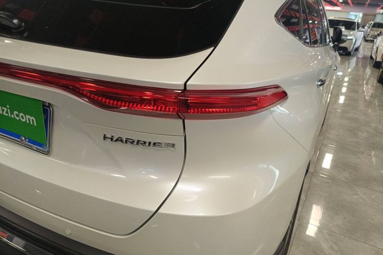 Used Toyota Harrier 2022 2.0L CVT Two-Wheel Drive Deluxe Edition Exterior 6