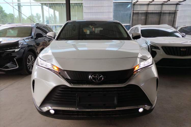 Used Toyota Harrier 2022 2.0L CVT Two-Wheel Drive Entry Version Front