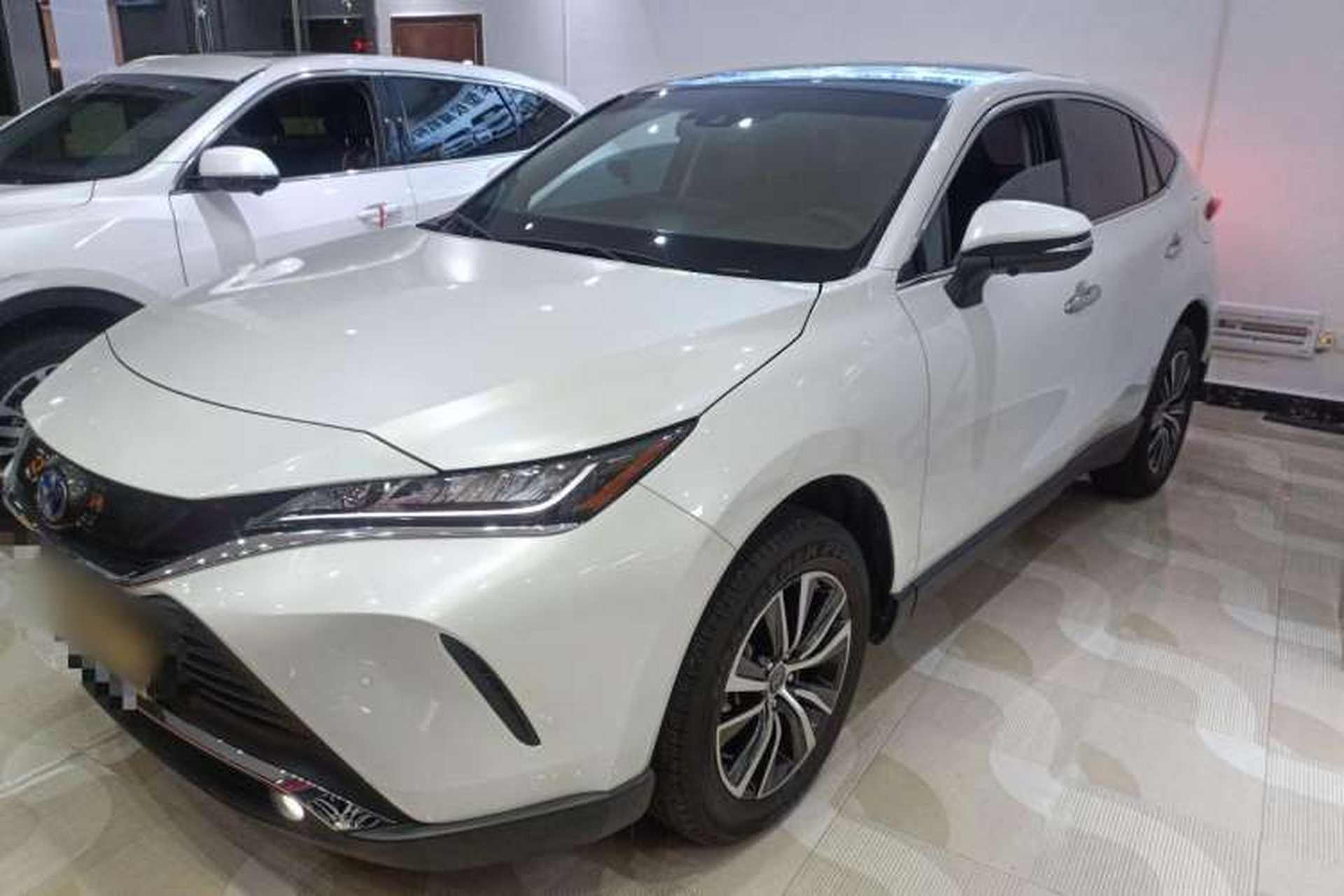 Used Toyota Harrier 2022 Dual-Engine 2.5L CVT Two-Wheel Drive Luxury Edition Front Left 45 Deg