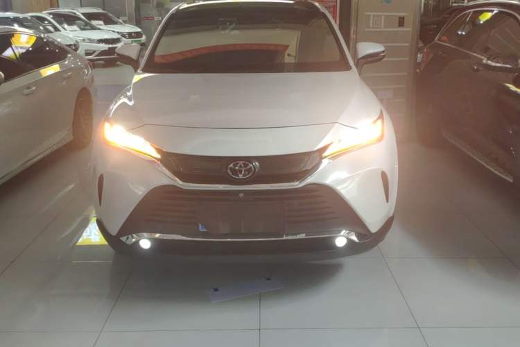 Used Toyota Harrier 2022 2.0L CVT Two-Wheel Drive Deluxe Edition Front