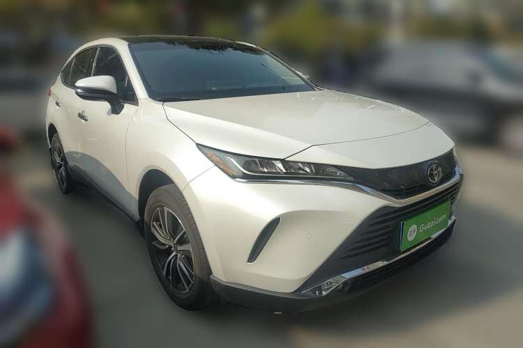 Used Toyota Harrier 2022 2.0L CVT Two-Wheel Drive Luxury Edition Front Right 45 Deg