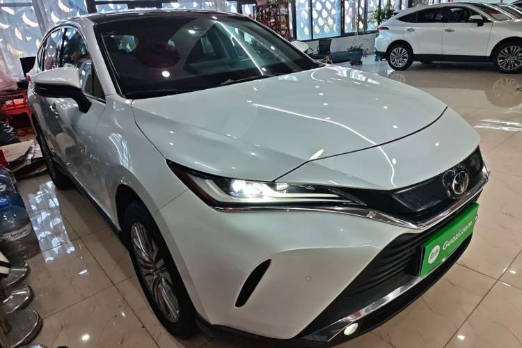 Used Toyota Harrier 2022 2.0L CVT Two-Wheel Drive Deluxe Edition Front Right 45 Deg