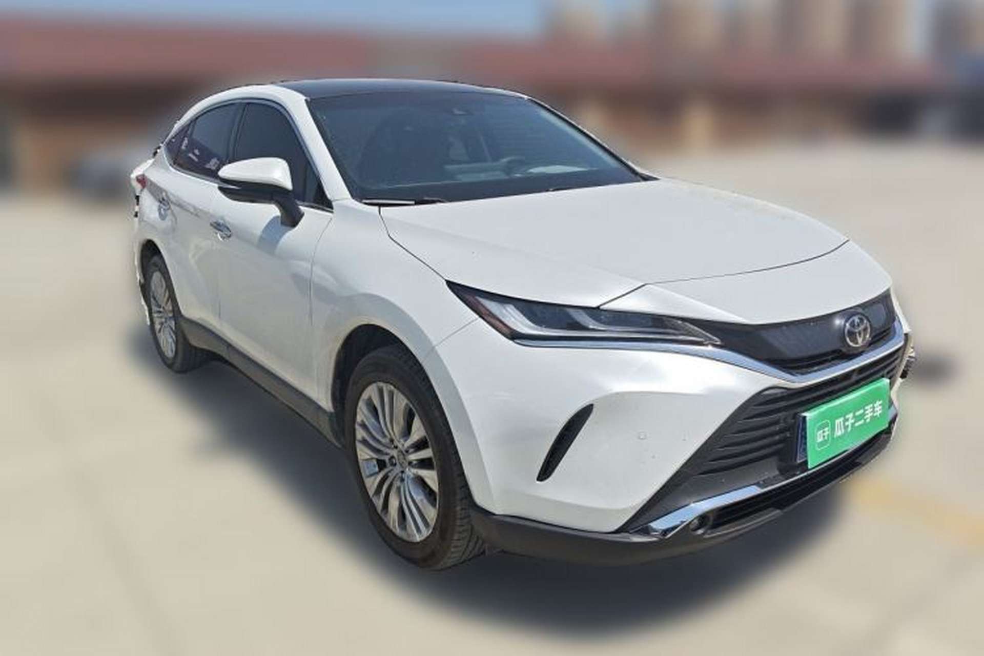Used Toyota Harrier 2022 2.0L CVT Two-Wheel Drive Deluxe Edition Front Right 45 Deg