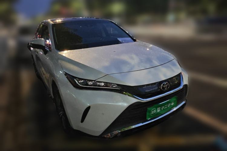 Used Toyota Harrier 2022 2.0L CVT Two-Wheel Drive Luxury Edition Front Right 45 Deg