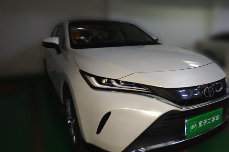 Used Toyota Harrier 2022 2.0L CVT Two-Wheel Drive Deluxe Edition Front Right 45 Deg