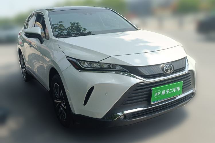 Used Toyota Harrier 2022 2.0L CVT Two-Wheel Drive Entry Version Front Right 45 Deg