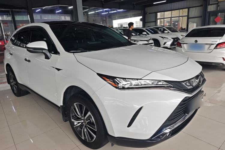 Used Toyota Harrier 2022 2.0L CVT Two-Wheel Drive Entry Version Front Right 45 Deg