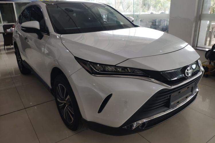 Used Toyota Harrier 2022 2.0L CVT Two-Wheel Drive Luxury Edition Front Right 45 Deg